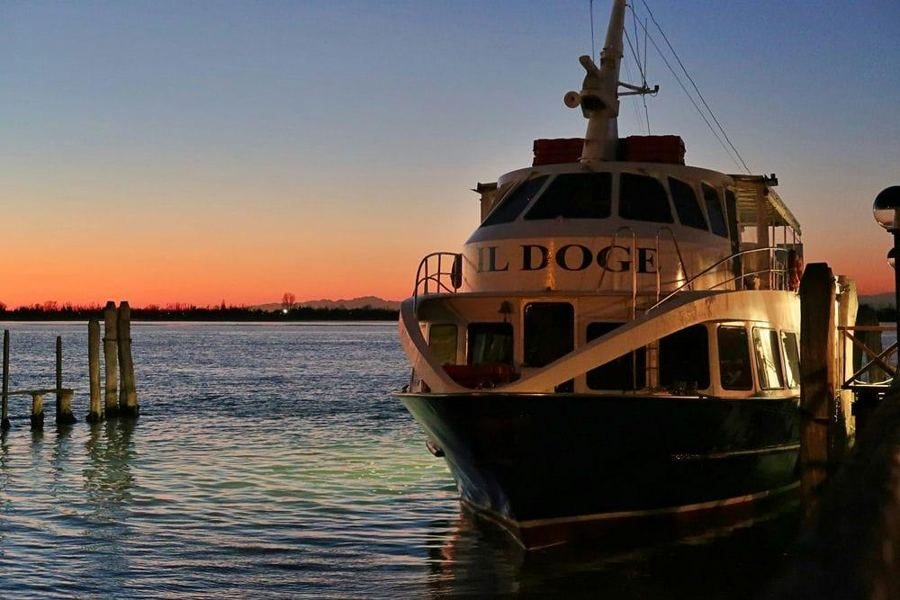 Tour Venecia de noche en barco